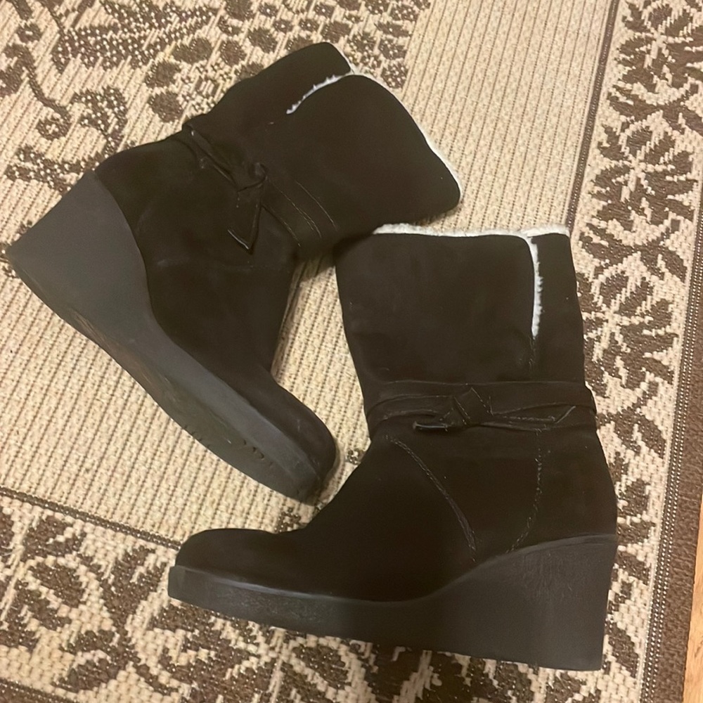 Dark brown wedge, shearling boots